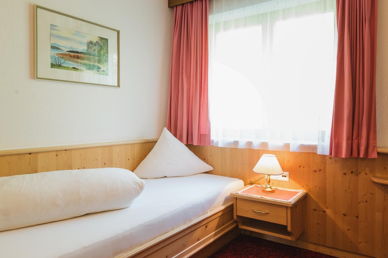 Hotel Garni Tirol Ladis Eksteriør bilde